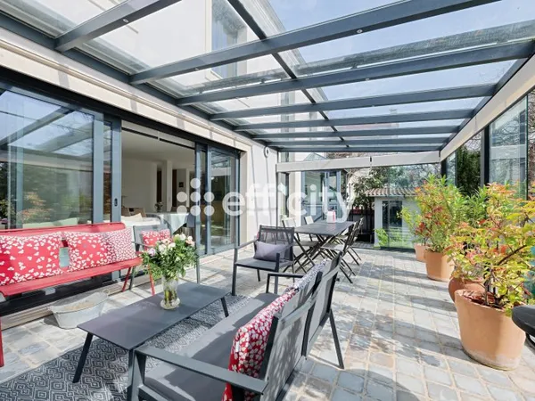 Maison 7 pièces 230 m²