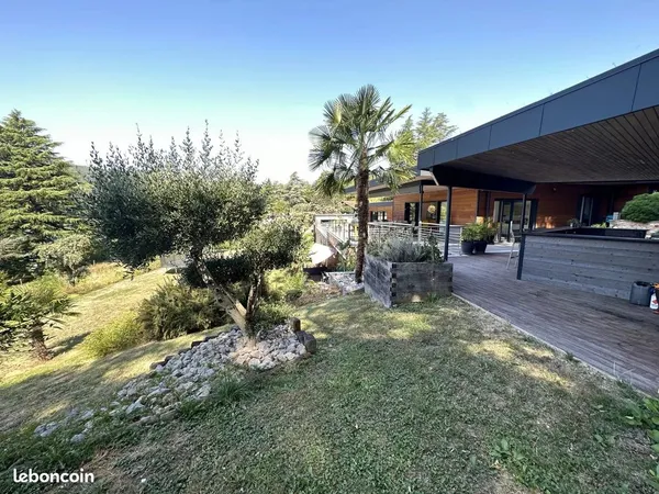Villa 7 pièces 440 m²