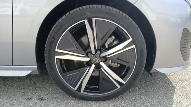 Peugeot 308 hybrid 136 e-dcs6 — photo 50
