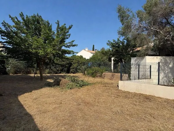 Terrain 363 m²