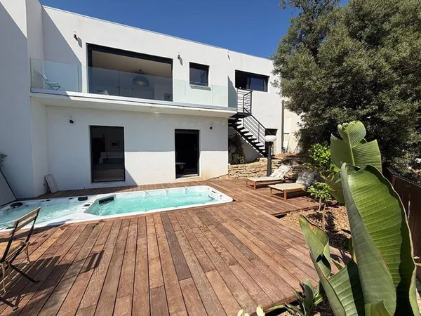 Maison 3 pièces 134 m²