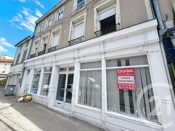 Local 143 m²
