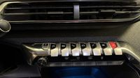 Peugeot 3008 HYBRID 225ch Allure Pack e-EAT8 — photo 26
