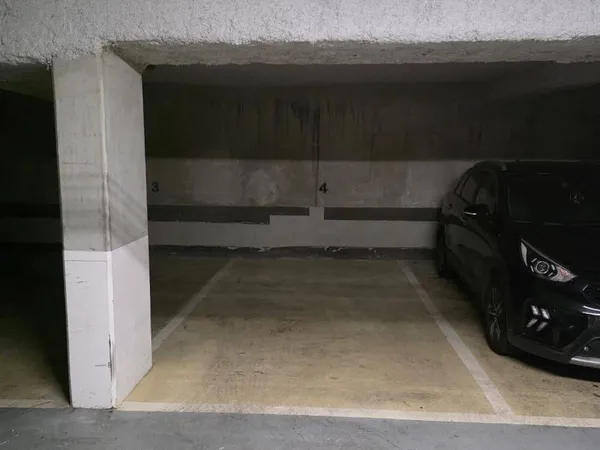 Parking 12 m²