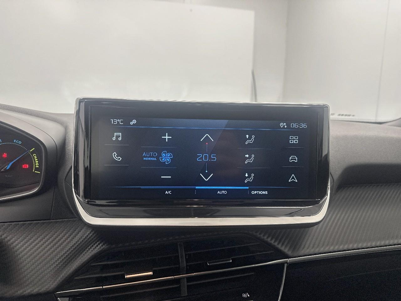 Peugeot 2008 hybrid 145 ch e-dcs6 style — photo 13