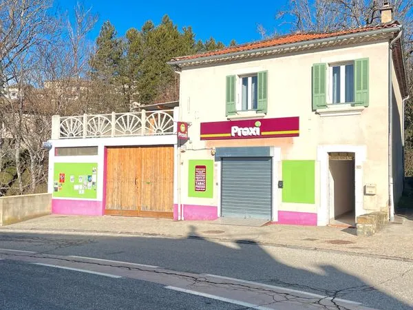 Maison avec possibilité de commerce