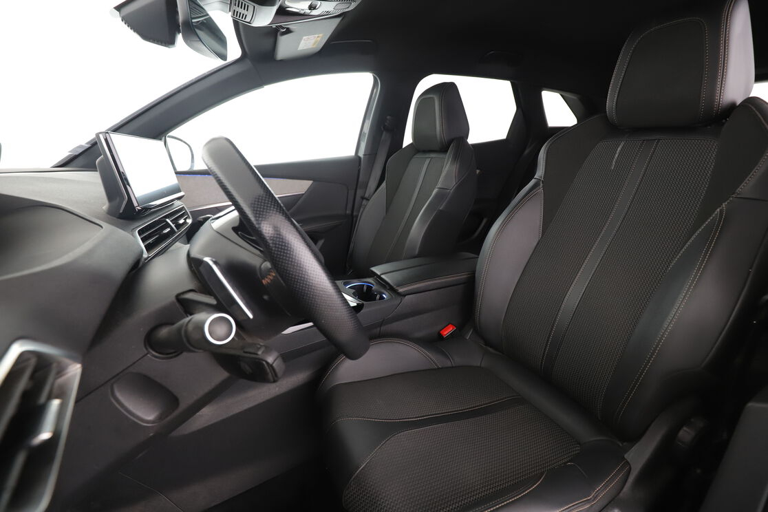 Peugeot 3008 1.5 Blue-HDi GT EAT8 — photo 9
