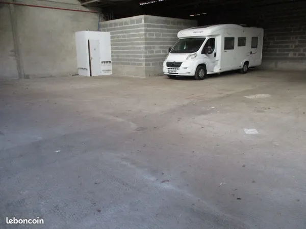 Hivernage Camping-car,Camping car, local fermé,Parking