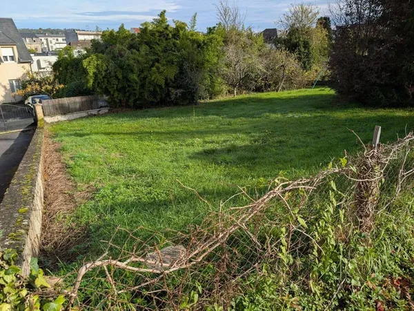 Terrain 600 m²