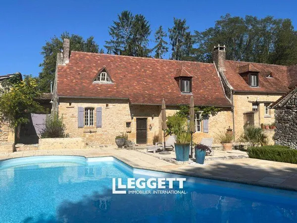 Maison 11 pièces 242 m²