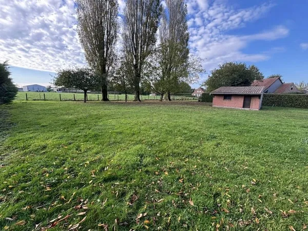 Terrain 1085 m²
