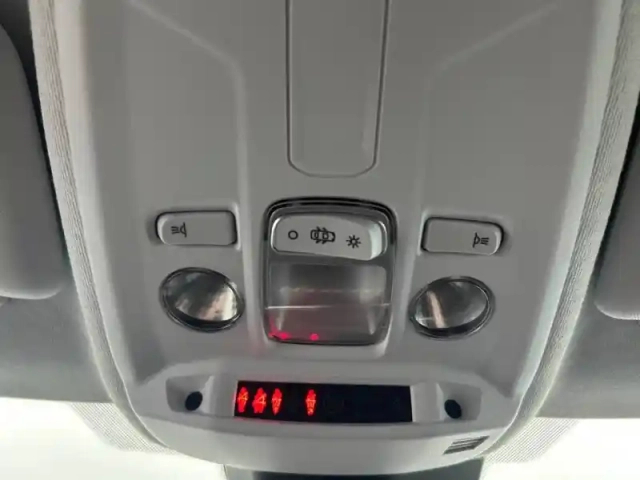 Peugeot 208 puretech 75 s&amp;s bvm5 — photo 94
