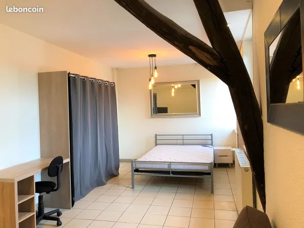 Studio entièrememnt meublé centre ville de Montluçon