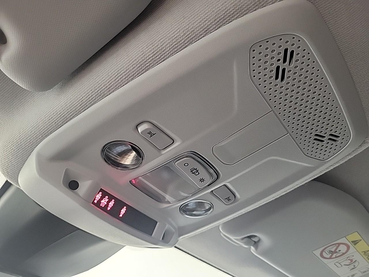 Peugeot 208 puretech 75 s&s bvm5 like — photo 24
