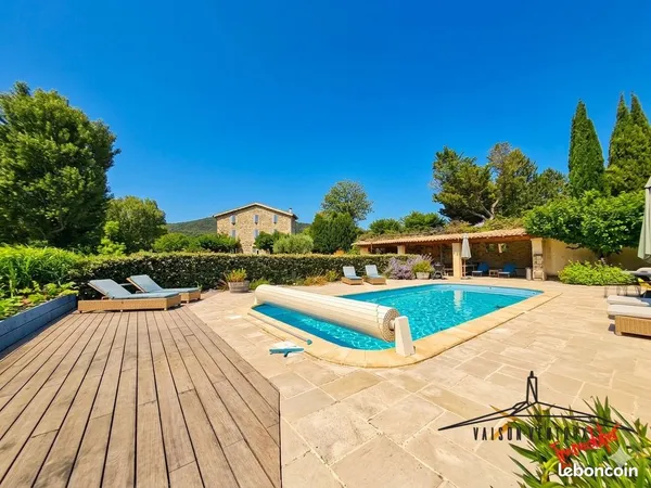 Mas 8 pièces 221 m²