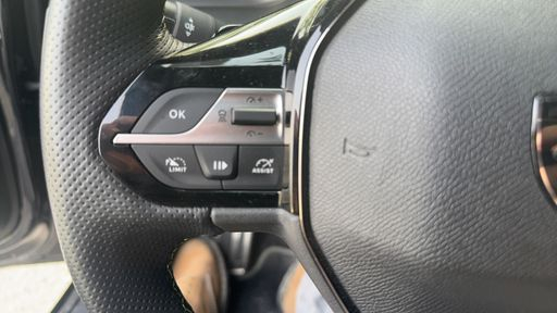 Peugeot 308 1.2 PureTech 130 EAT8 - GT – 2023 – 41992 km – Essence – Boîte Automatique — photo 3