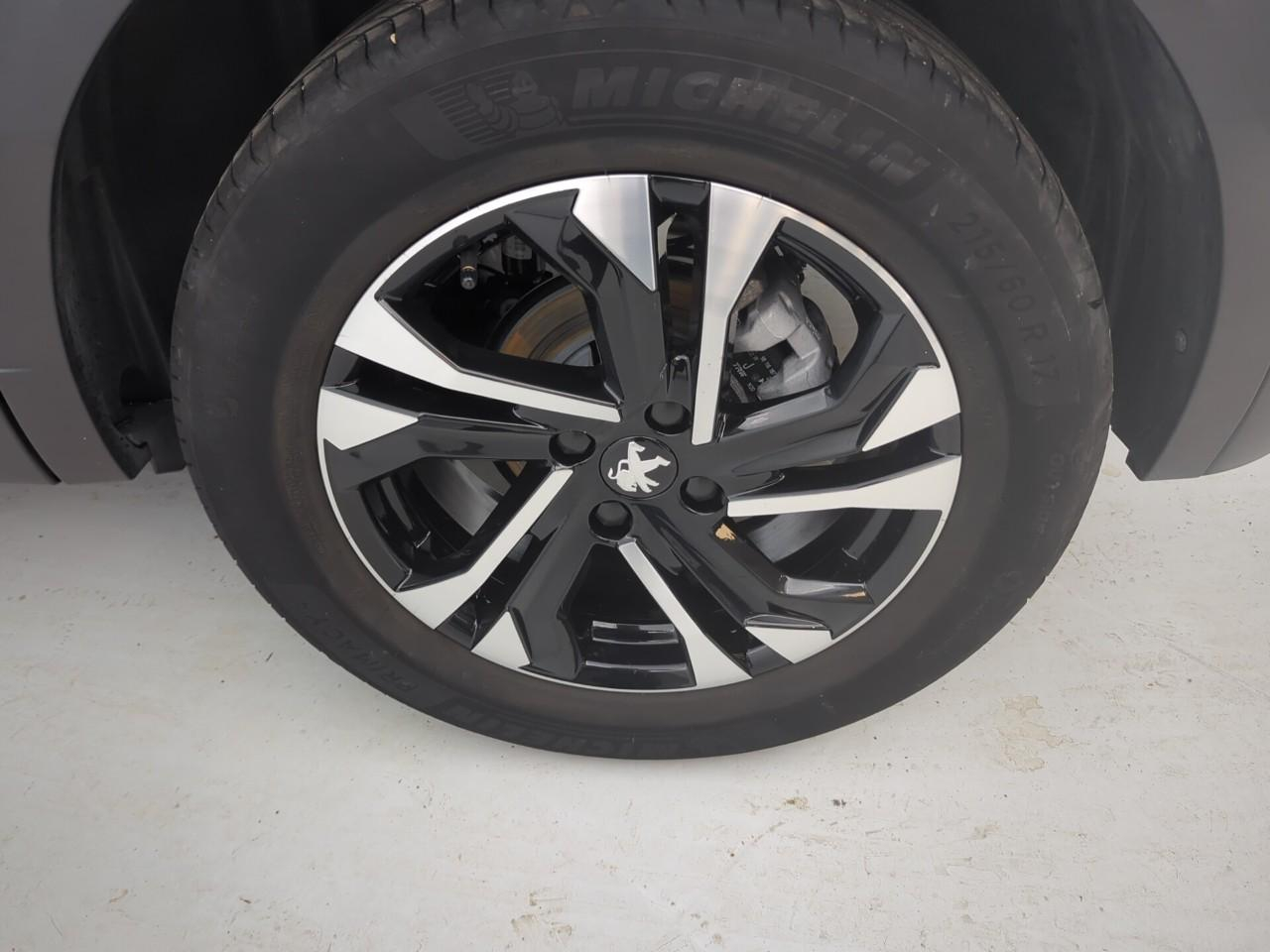 Peugeot 2008 puretech 100 s&s bvm6 allure — photo 25