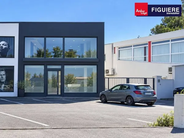Local commercial 150 m²