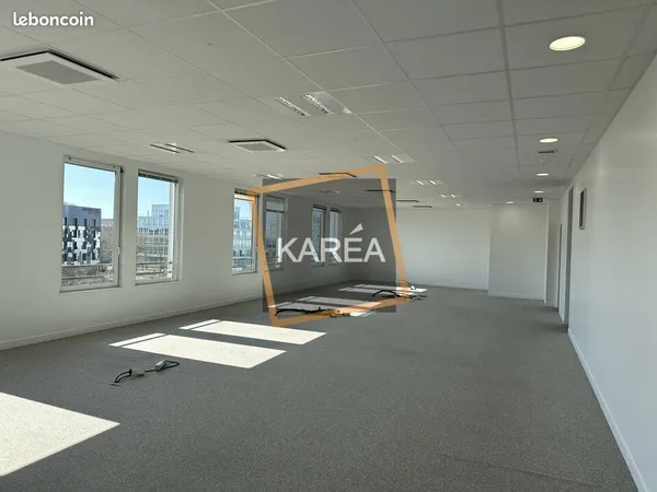 Bureaux 301 m² CHESSY