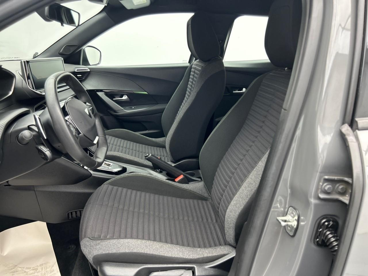 Peugeot 2008 hybrid 136 e-dcs6 active — photo 10