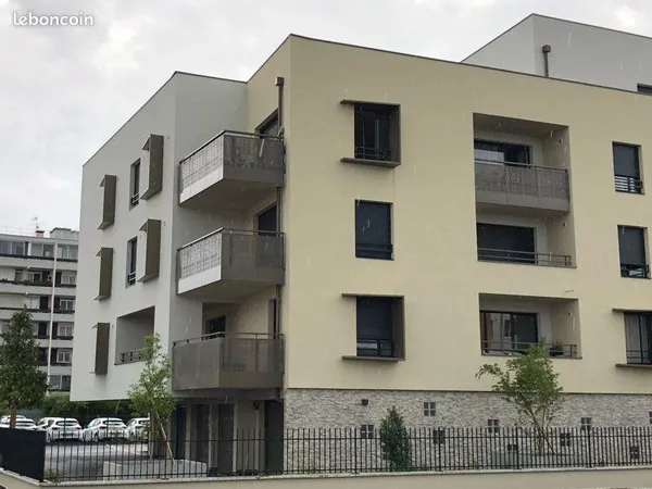 Vente directe T3 meublé + 2 stationnement en sous-sol