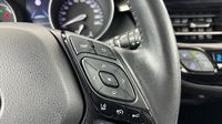 Toyota C-Hr 122h Distinctive 2WD E-CVT MY22 — photo 24