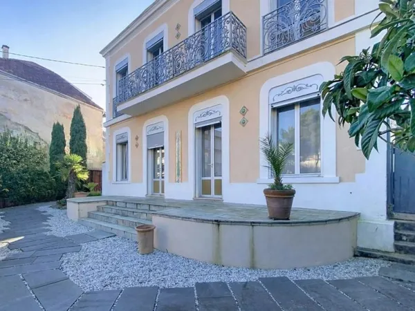 Maison de luxe 8 pièces 173 m²