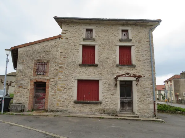 Belle maison de village en pierre avec rénovation