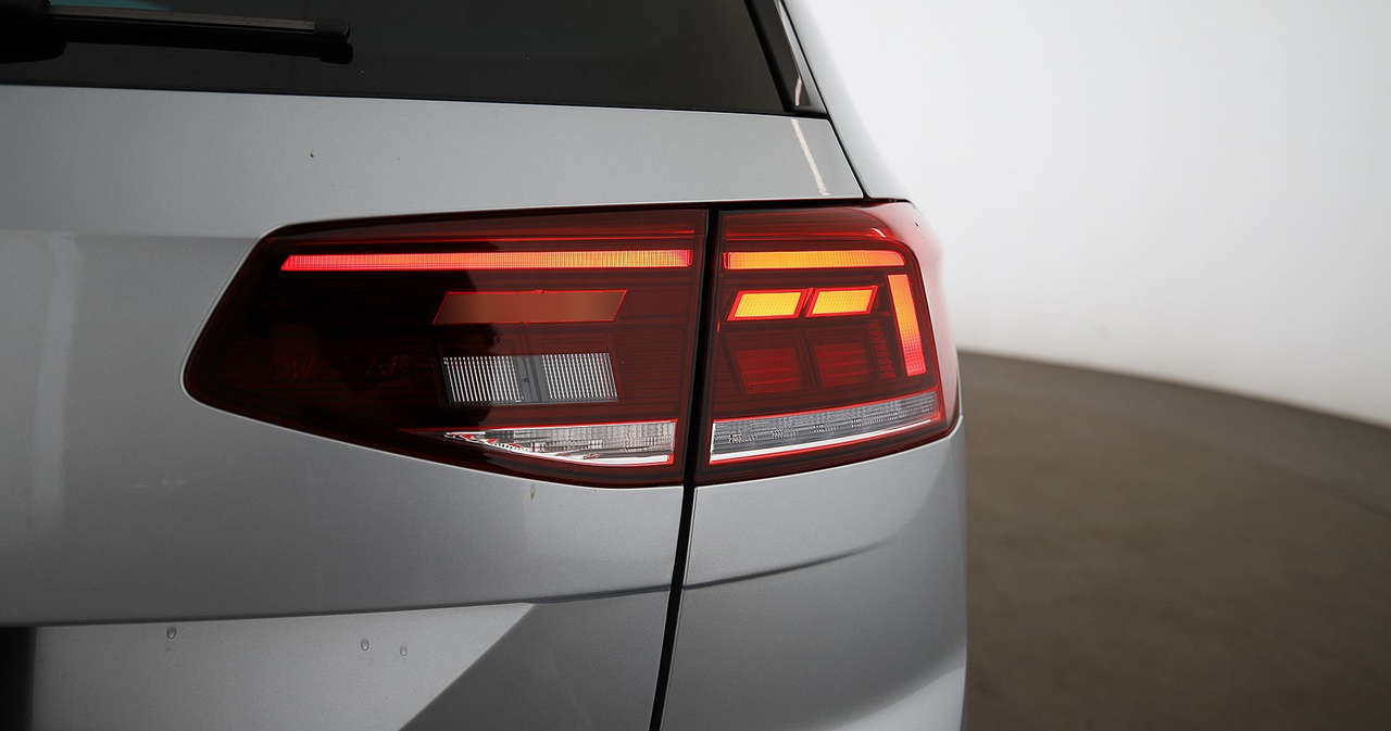 Volkswagen Passat SW — photo 14