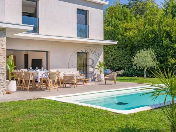 Villa 5 pièces 189 m²