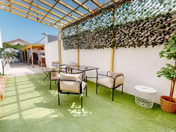 Grande maison partagée avec jardin