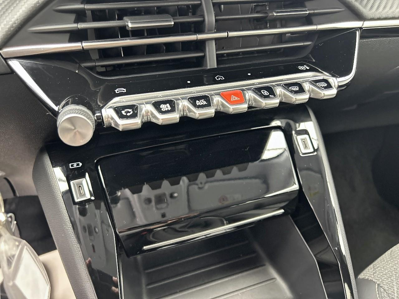 Peugeot 208 100 s&s bvm6 allure — photo 25