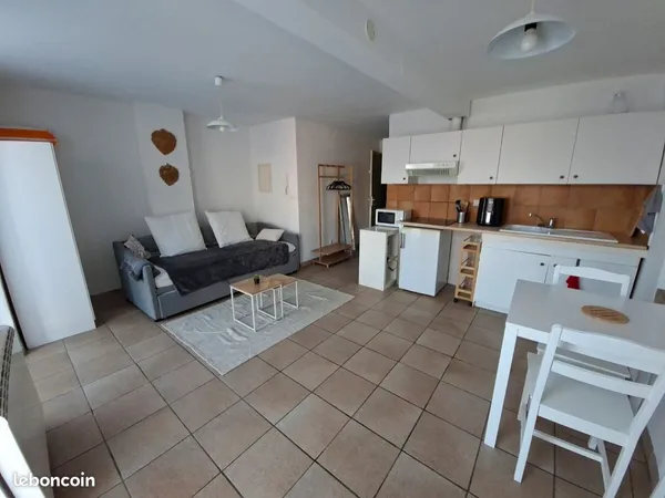 Loue studio meublé