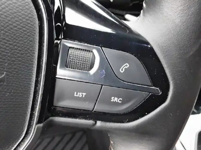 Peugeot 3008 puretech 130ch s&amp;s bvm6 — photo 21