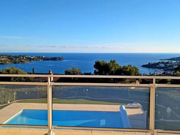 Maison 7 pièces 250 m²