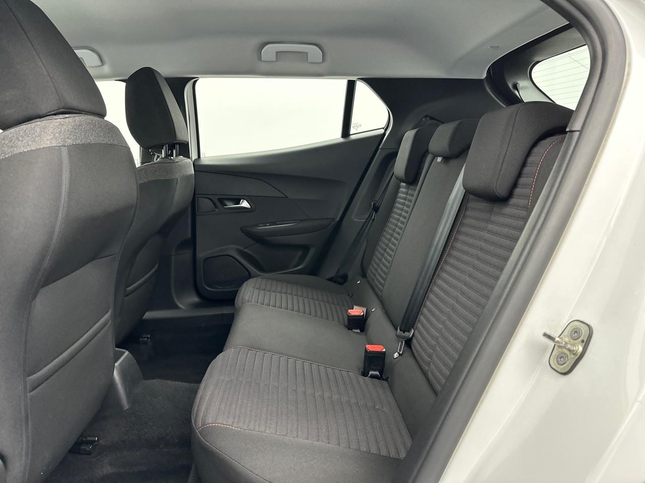 Peugeot 2008 puretech 100 s&s bvm6 active — photo 12