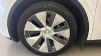Tesla Model Y Standard RWD — photo 20