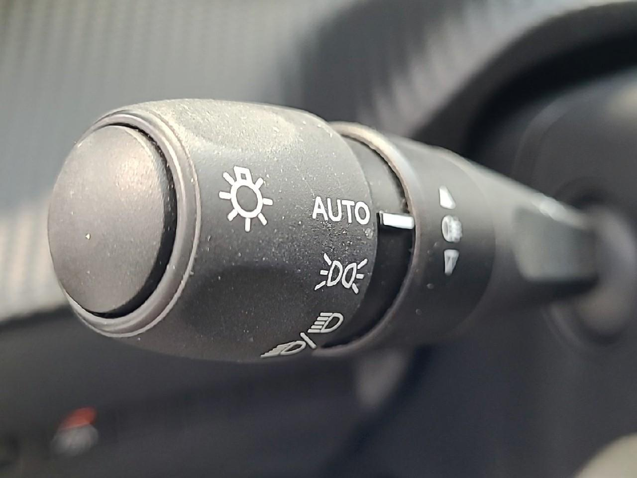 Peugeot 208 puretech 75 s&s bvm5 active pack — photo 23
