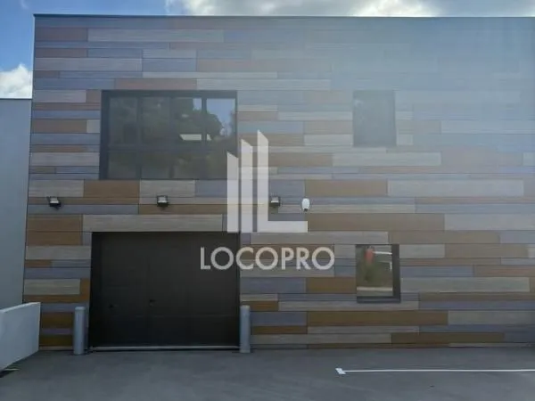 Local bureaux 1 225 m²