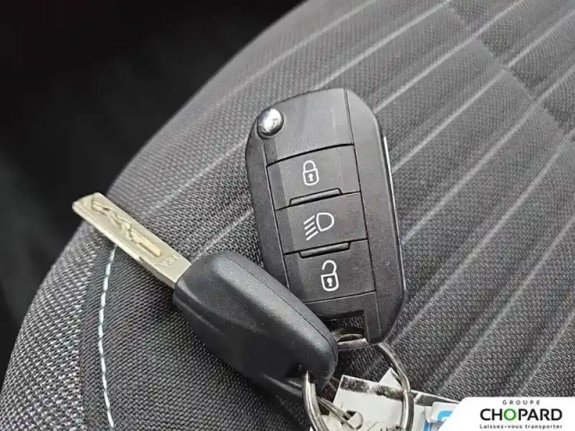Peugeot 208 puretech 75 s&amp;s bvm5 — photo 21