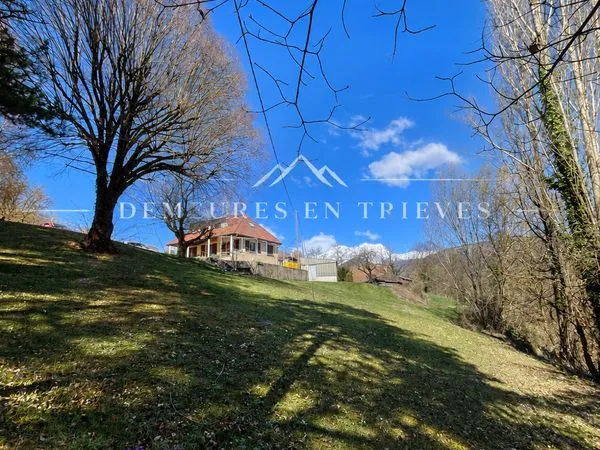 Propriété 6 pièces 104 m²