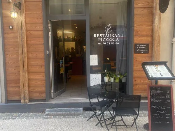 Restaurant pizzeria