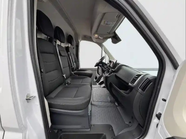 Citroën Jumper fourgon tole 33 l2h2 140 s&amp;s bvm6 — photo 12