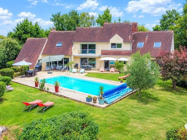 Maison 8 pièces 263 m²