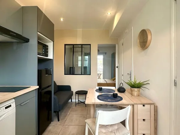 À louer Studio 20 m2 avec balcon, loggia et parking à Sain