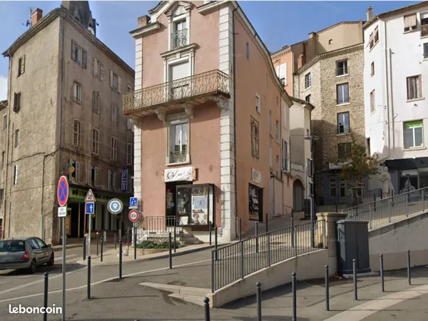 Local commercial rénové