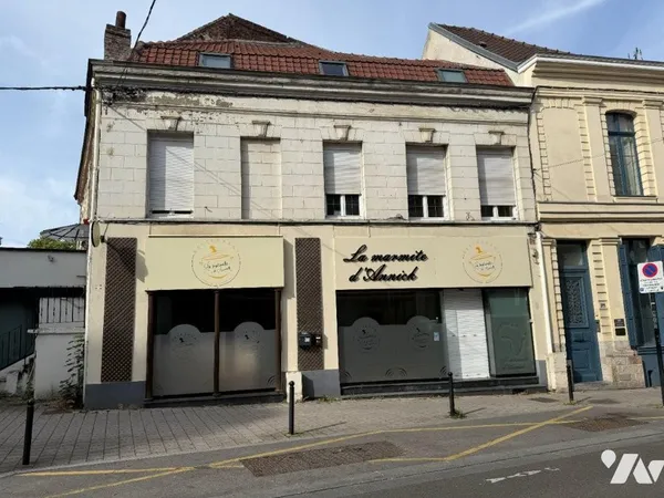Local commercial 214 m²