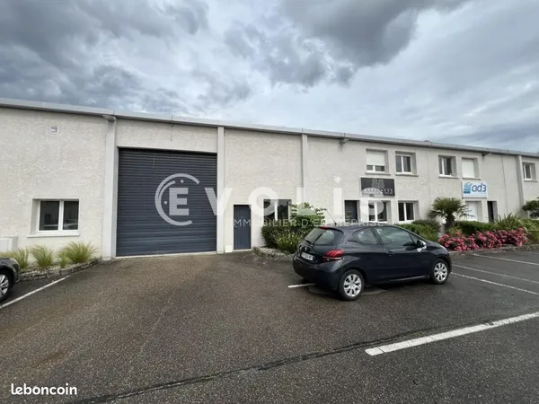 Local d'activité 583 m²