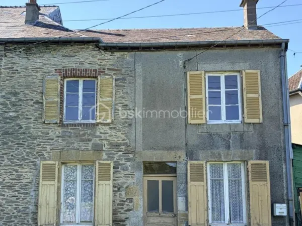 Maison de village à rénover entièrement avec Jardin - 100 m² - Meillier Fontaine