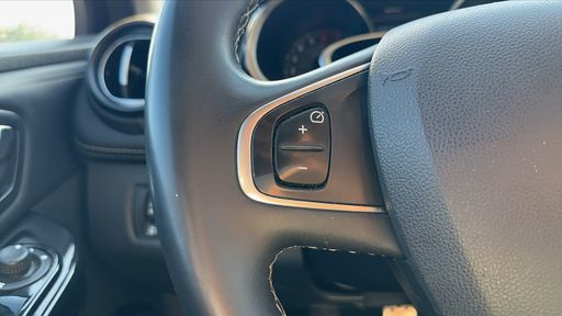 Renault Clio 0.9 TCe 90 - Intiale Paris – 2016 – 96153 km – Essence – Boîte Manuelle — photo 11